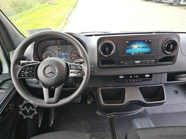 High-roof van MERCEDES-BENZ SPRINTER 317 L2H2 Automaat Mbux