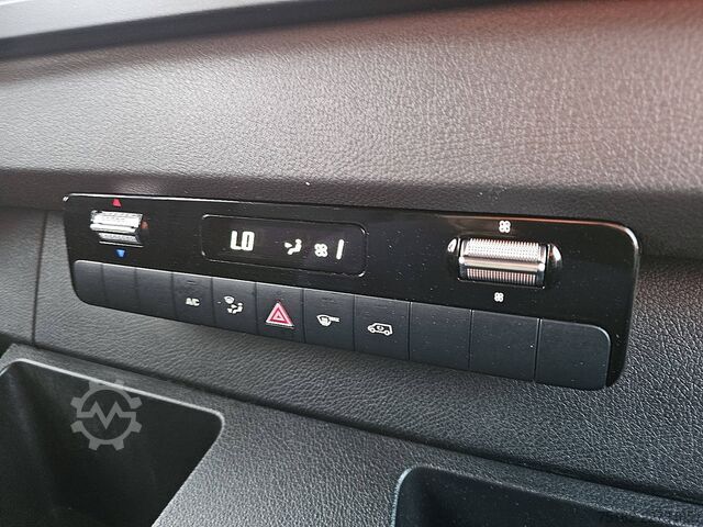 High-roof van MERCEDES-BENZ SPRINTER 317 L2H2 Automaat Mbux