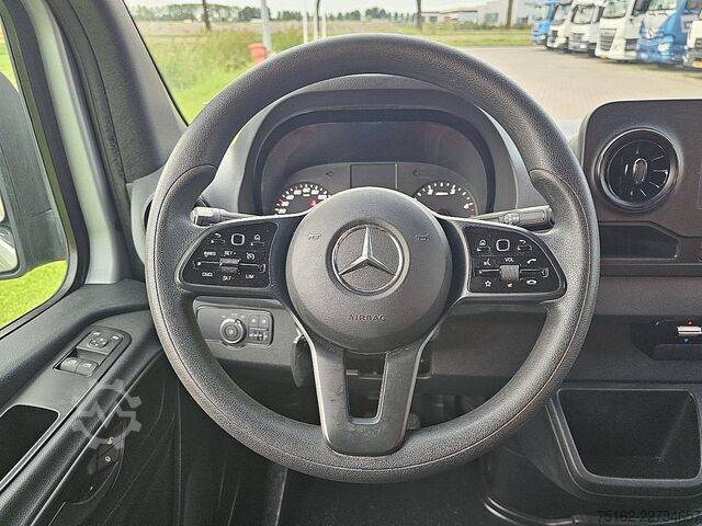 High-roof van MERCEDES-BENZ SPRINTER 317 L2H2 Automaat Mbux