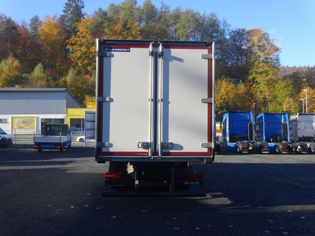 Refrigerated truck MAN 18.290 TGM Tiefkühler UT800 2xBett Vollluftfeder