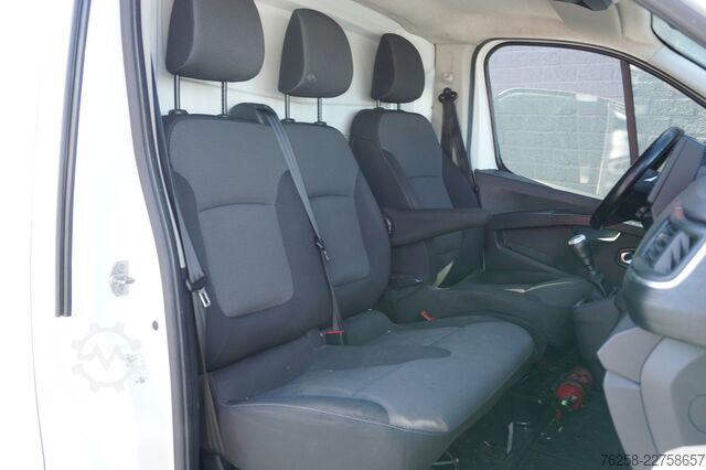 Delivery van Renault Trafic 2.0 dCi 130PK EURO 6 Airco - Navi - Crui...