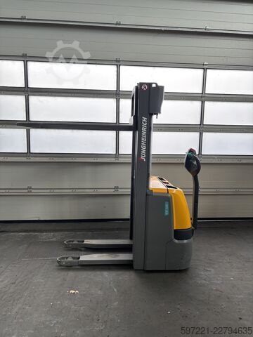 Palettenstapler Jungheinrich EJC 110