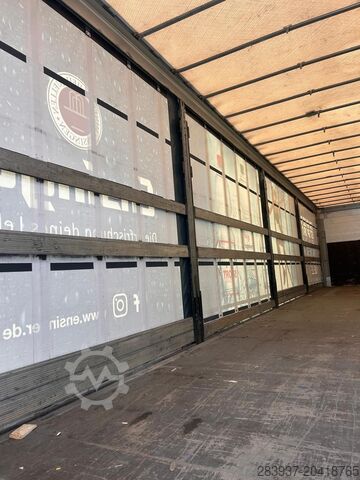 Curtain side semi-trailer with adjustable roof bows Schmitz Cargobull 