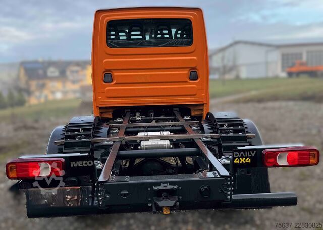 Transporter Fahrgestell Iveco DAILY 70 S 18H A8 DoKa 4x4 WX GV5*