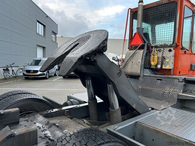 Standard-SZM Terberg YT 182 Terminal Tractor / Allison - Cummins