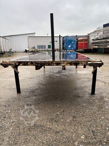 Wechselpritsche offen Krone Plattform 7,82m mit Steckrungen mittig