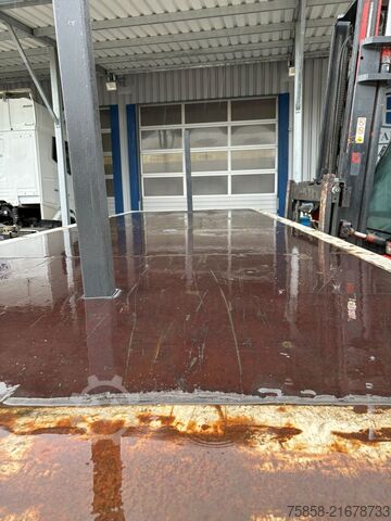 Wechselpritsche offen Krone Plattform 7,82m mit Steckrungen mittig