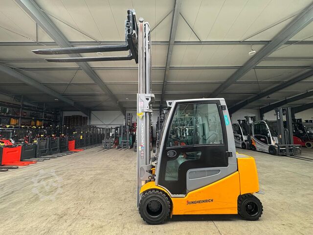 Service + statutory accident prevention inspection (UVV) 07/27, electric, 2,910 operating hours Jungheinrich EFG S30