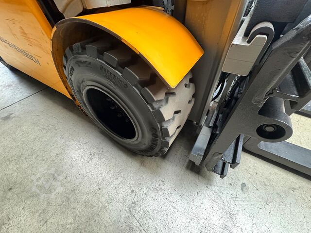 Service + statutory accident prevention inspection (UVV) 07/27, electric, 2,910 operating hours Jungheinrich EFG S30