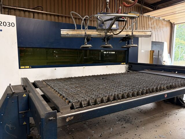 Laser cutting machine TRUMPF TruLaser 2030 Fiber