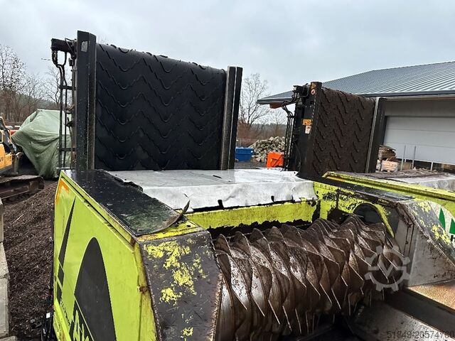 Mobile shredding plant Doppstadt AK 560