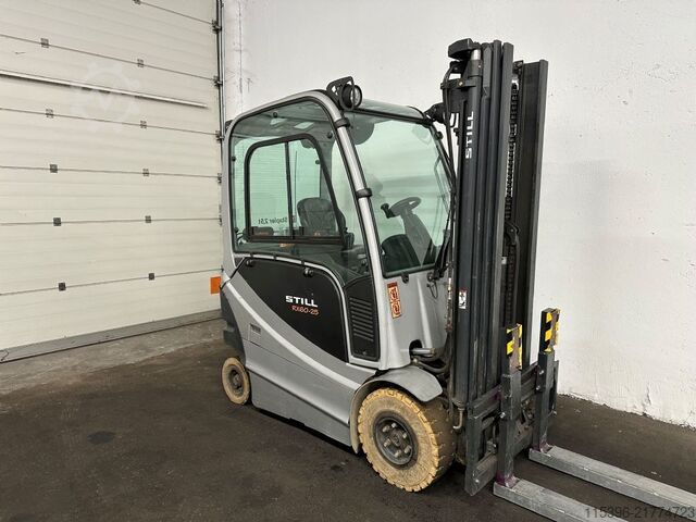 Electric 4-wheel forklift Still RX 60-25 - TRIPLEX 4,6 m - BATT. 80 % !!!
