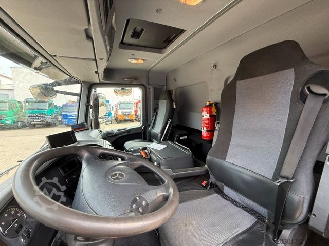 Vacuum tank truck MERCEDES-BENZ 1932 4x2 Kanalreiniger Kombi MÜLLER F70KH