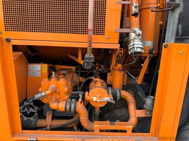 Vacuum tank truck MERCEDES-BENZ 1932 4x2 Kanalreiniger Kombi MÜLLER F70KH