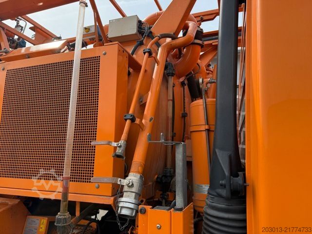 Vacuum tank truck MERCEDES-BENZ 1932 4x2 Kanalreiniger Kombi MÜLLER F70KH