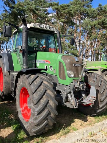 Traktoren (Schlepper) Fendt 712 Vario