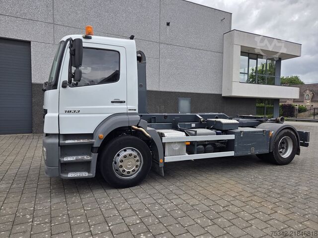 Hook arm system Mercedes-Benz Axor 1833
