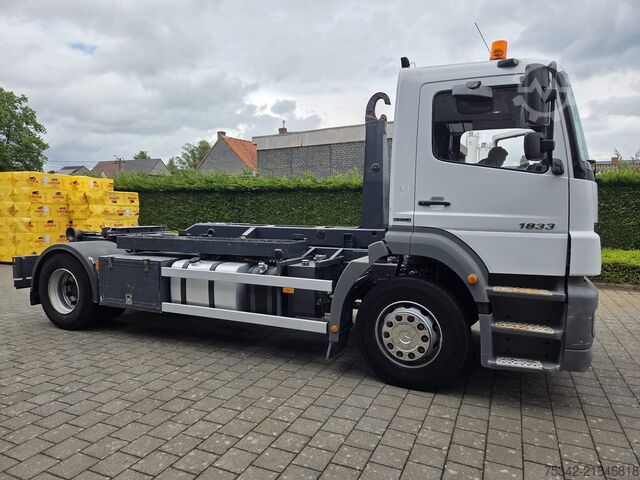 Hook arm system Mercedes-Benz Axor 1833