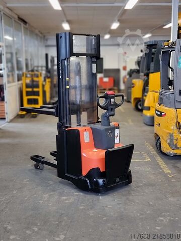 High lift truck driver BT BT Hochhubwagen BT SWE 120L