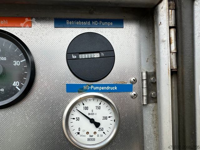 Vacuum tank truck MAN TGM 18.290 / 9.500 Liter / Leistikow