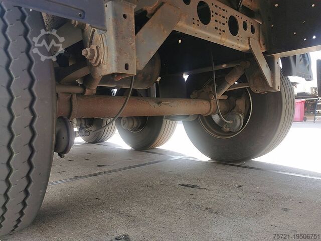 Schiebeplanen KRONE SDP 02 BÄR 2 TONS TAILLIFT