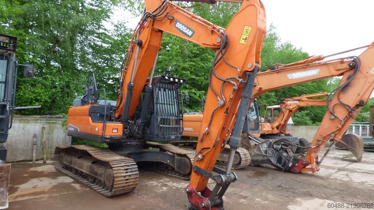 Hydraulic crawler excavator DOOSAN CRAWLER EXCAVATOR DX 235 LC-5