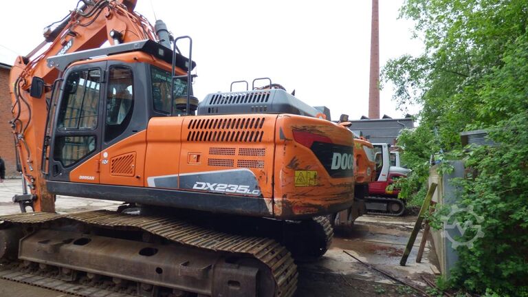 Hydraulic crawler excavator DOOSAN CRAWLER EXCAVATOR DX 235 LC-5