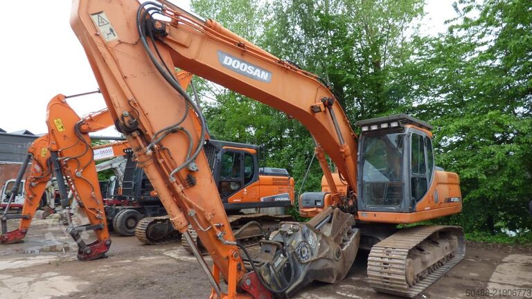 Hydraulic crawler excavator DOOSAN EX CA DX 225 LC
