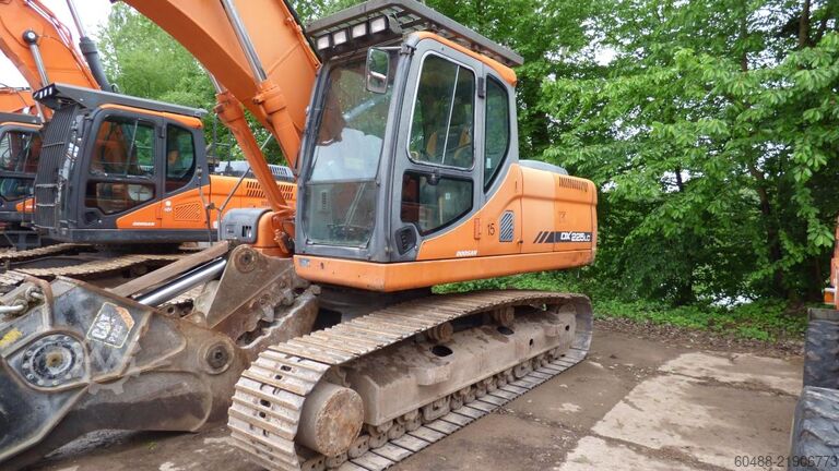 Hydraulic crawler excavator DOOSAN EX CA DX 225 LC
