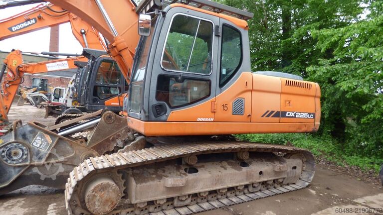 Hydraulic crawler excavator DOOSAN EX CA DX 225 LC