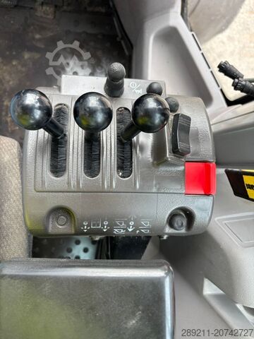 Radlader Volvo L 90 H (High tip + New tires)