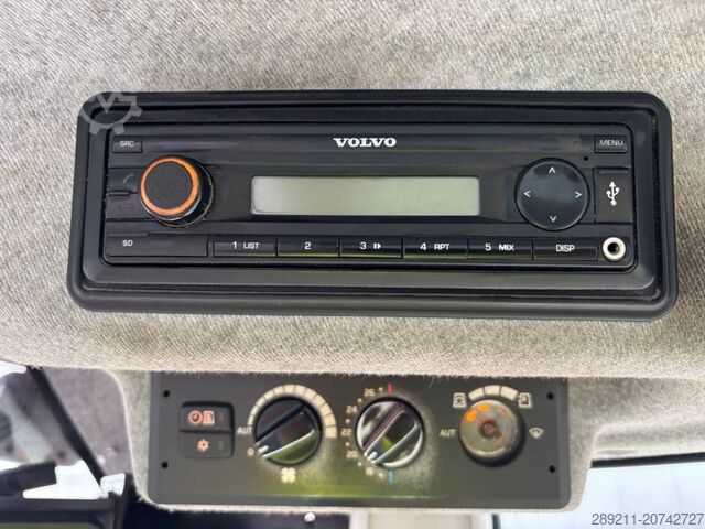 Radlader Volvo L 90 H (High tip + New tires)