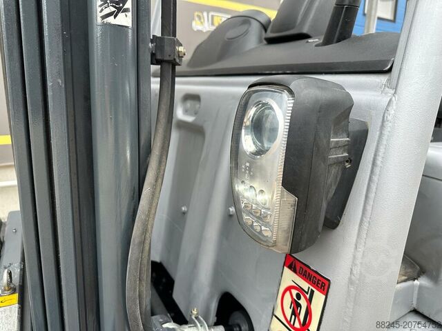 Elektrischer Triplex-Gabelstapler Still RX20-20 mit Seitenschub STILL RX20-20