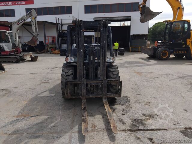 Geländestapler Manitou MC18.4 D
