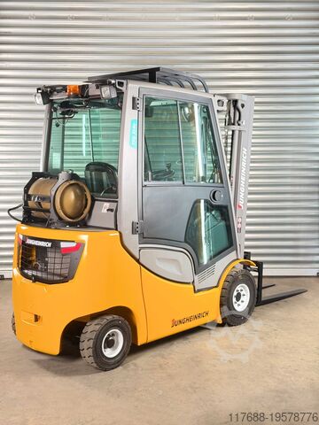 Treibgas-Frontstapler Jungheinrich TFG 316s - Service Neu - 3,3m Hub - 1,6t - Nur 1.605 Std.