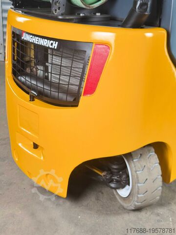 Treibgas-Frontstapler Jungheinrich TFG 316s - Service Neu - 3,3m Hub - 1,6t - VW Motor
