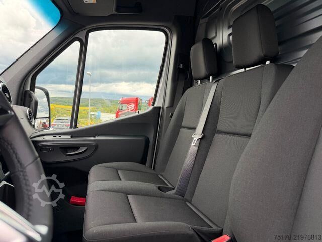 High-roof van Mercedes-Benz Sprinter 319 CDI 4x4 3665 DISTRONIC AHK LED