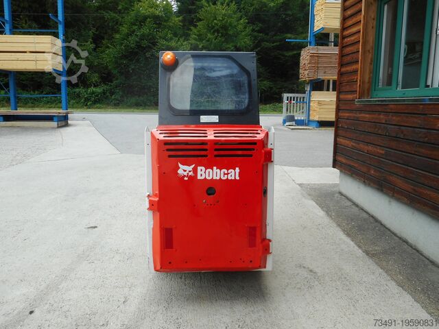 Skid steer loader Bobcat S70
