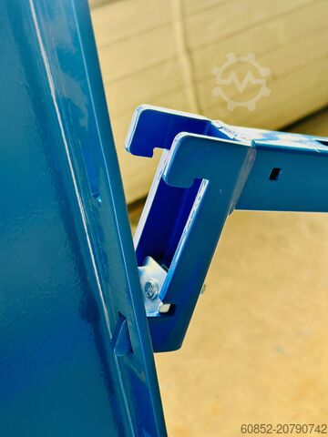 Kragarmregal ca. 3,15 lfm. Kragarmregal mit Fachböden H: 250cm 140 kg/Arm META Multistrong