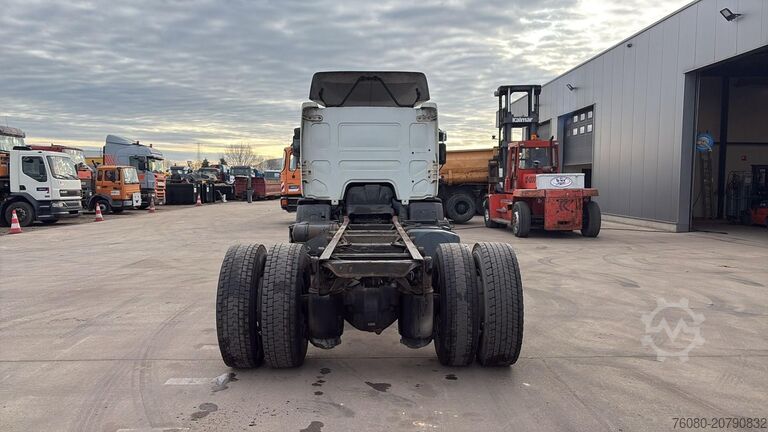 Fahrgestell mit Fahrerhaus Renault Premium 250 (POMPE MANUELLE / MANUAL PUMP)