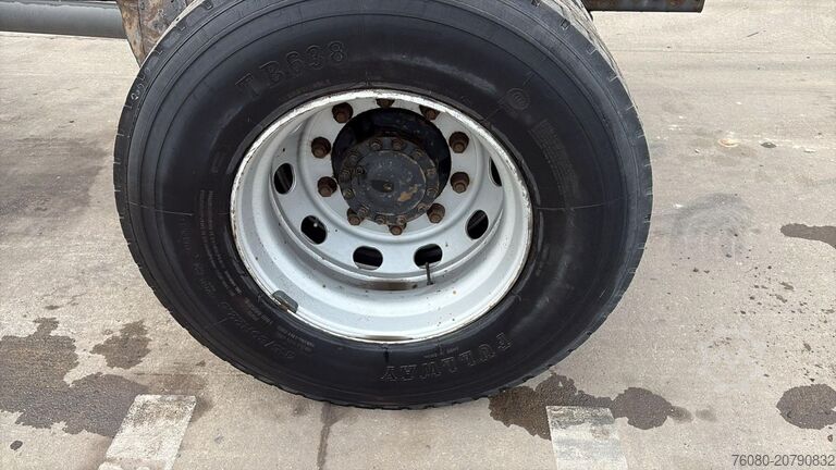 Fahrgestell mit Fahrerhaus Renault Premium 250 (POMPE MANUELLE / MANUAL PUMP)