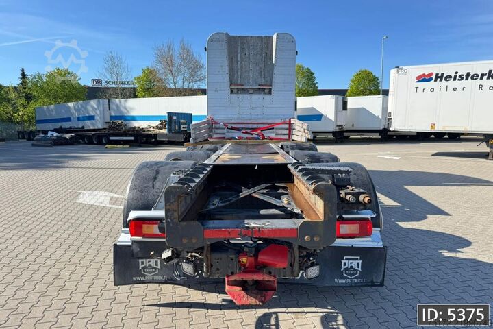 Timber transporter Volvo FH16 750 Globetrotter XL, Euro 6, 8x4 / Hydraul...