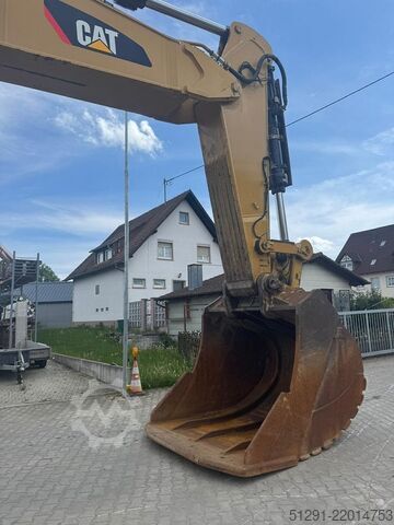 EXCAVATOR Caterpillar 390FL ME