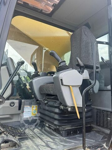 EXCAVATOR Caterpillar 390FL ME