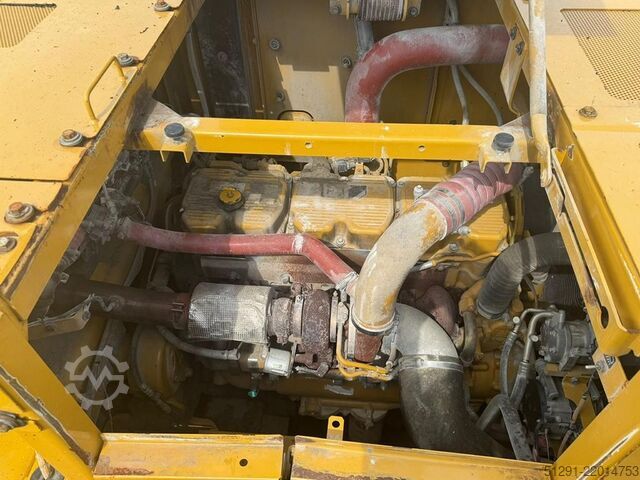 EXCAVATOR Caterpillar 390FL ME