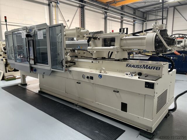 Used Injection Molding machine KraussMaffei KM 300 - 1400 C2