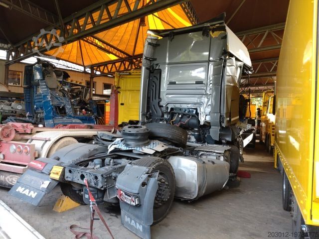 Standard tractor unit MAN TGX 18.510
