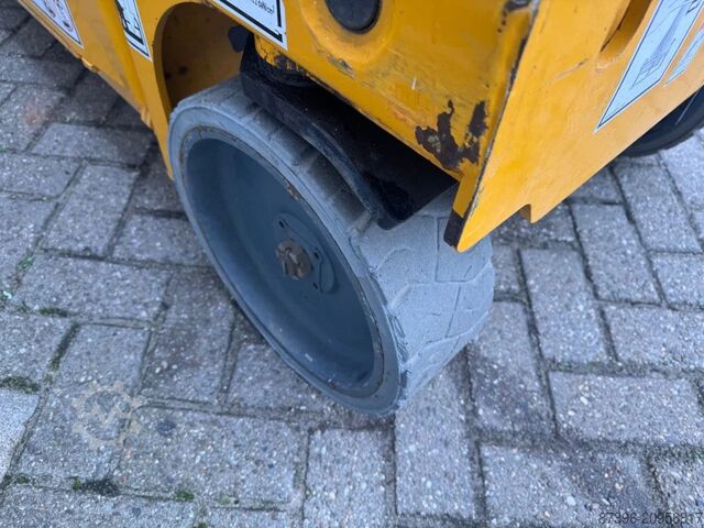 Scissor lift Haulotte Compact 8 Hoogwerker Schaarhoogwerker