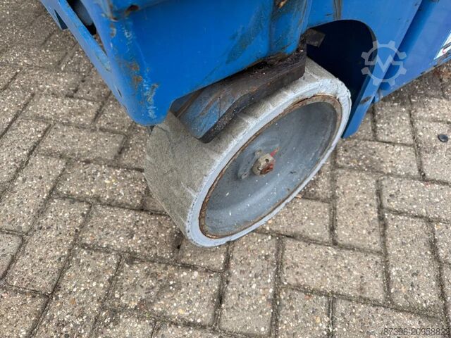 Scissor lift Haulotte Compact 14 Hoogwerker Schaarhoogwerker