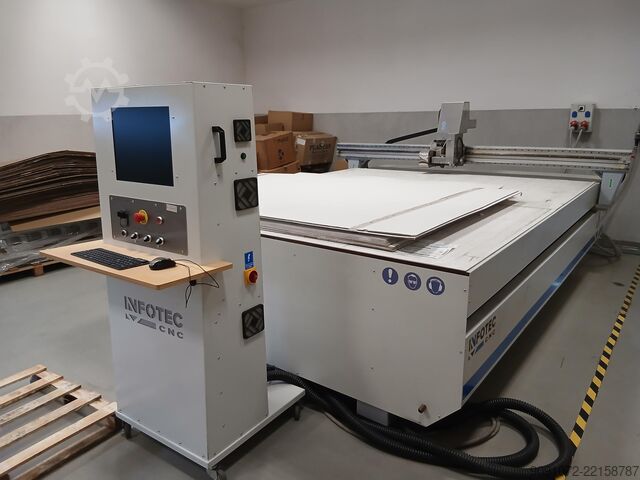 Plotter 4 CNC CNC Router- Engraver InfoTec 3025 C